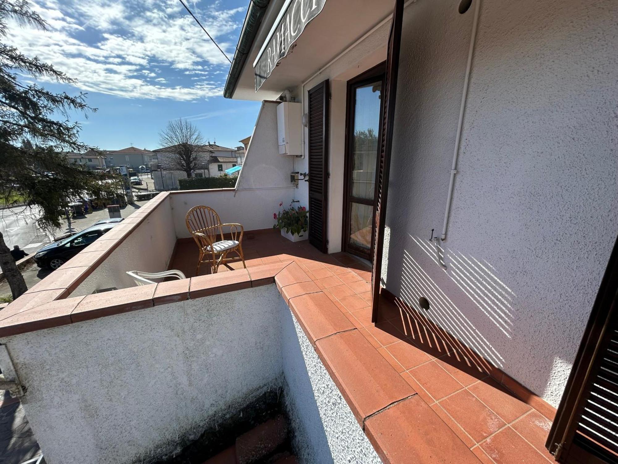 Appartamento La Casa Di Simo Montecalvoli Luaran gambar